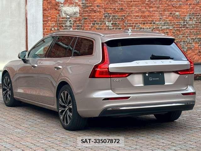 Volvo V60 2023-04 2010837-8