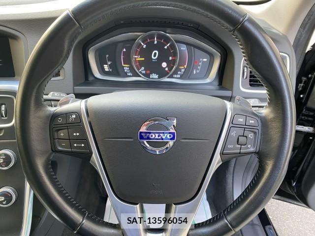 Volvo V60 2016-03 3017243-13