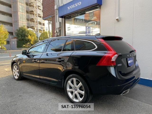 Volvo V60 2016-03 3017243-4