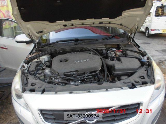 Volvo V60 2012-09 3390539-17