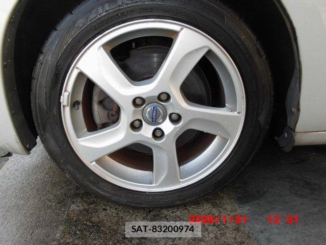 Volvo V60 2012-09 3390539-18