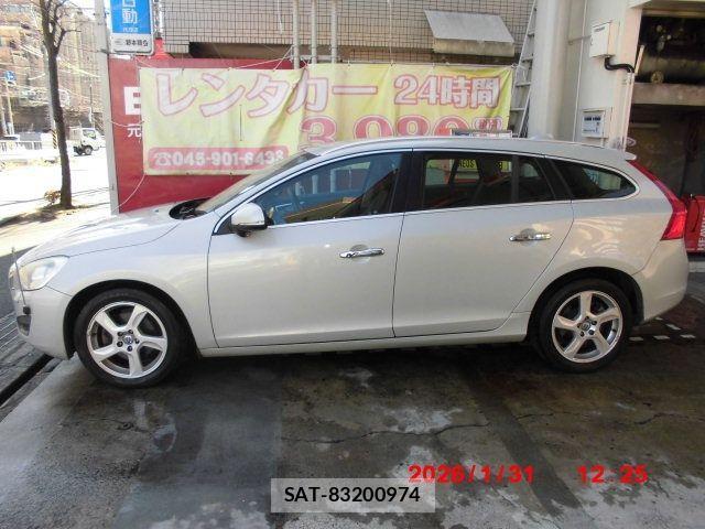 Volvo V60 2012-09 3390539-3