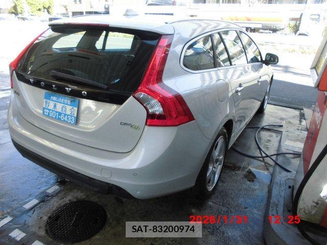 Volvo V60 2012-09 3390539-5