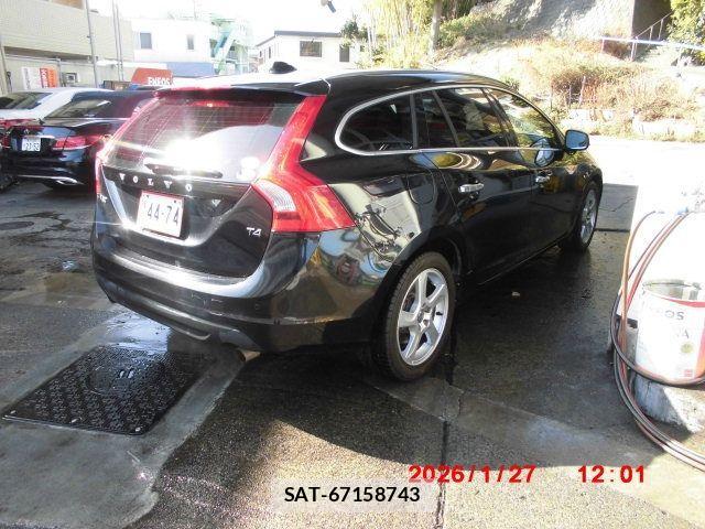 Volvo V60 2012-12 3390541-10