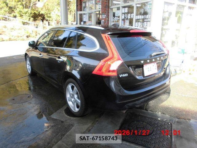 Volvo V60 2012-12 3390541-12