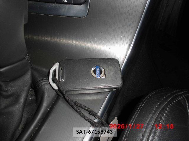 Volvo V60 2012-12 3390541-15