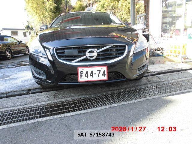 Volvo V60 2012-12 3390541-1