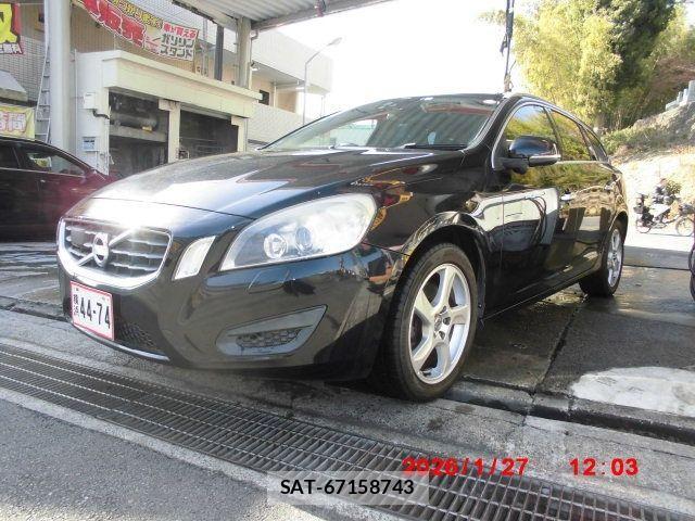Volvo V60 2012-12 3390541-2