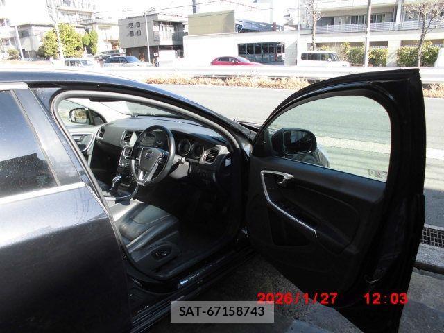 Volvo V60 2012-12 3390541-4