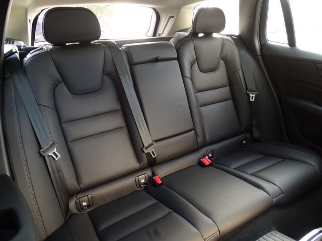 Volvo V60 2025-06 3686980-22