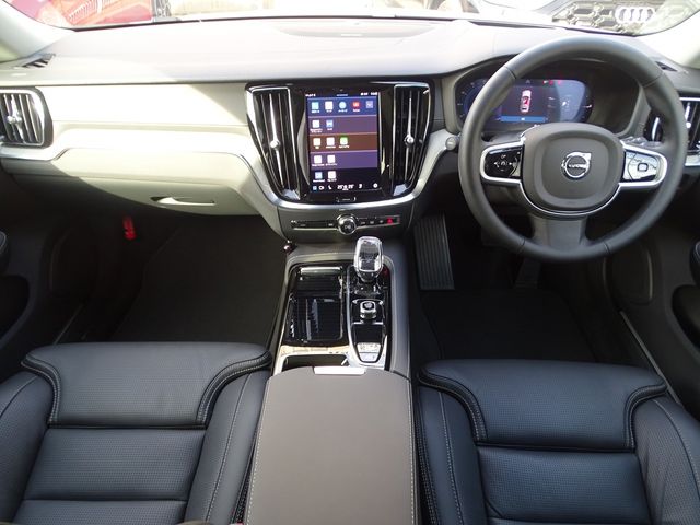 Volvo V60 2025-06 3686980-25