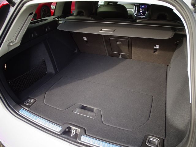 Volvo V60 2025-06 3686980-26