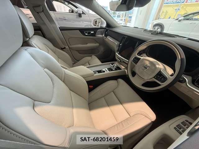 Volvo V60 2025-06 4051249-4