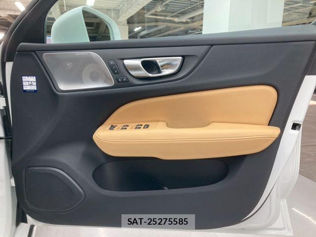 Volvo V60 2025-01 4604092-12