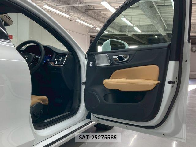 Volvo V60 2025-01 4604092-13