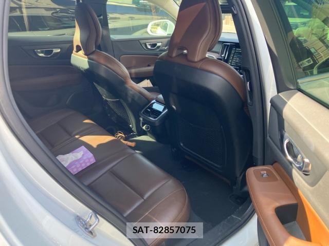 Volvo V60 2019-08 4759204-9