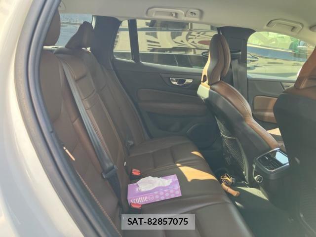 Volvo V60 2019-08 4759204-10