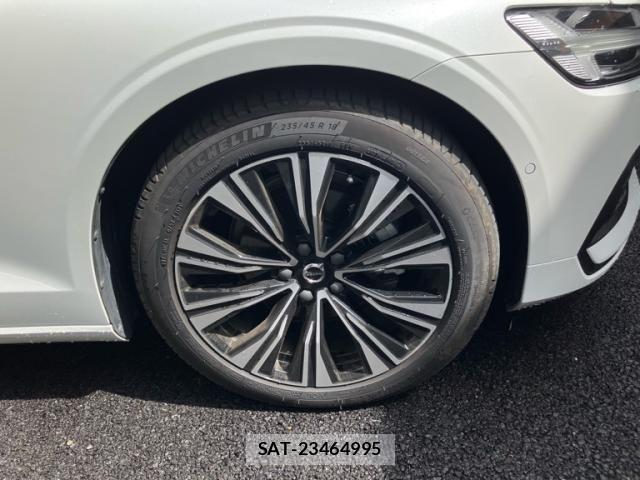 Volvo V60 2024-06 4993245-6