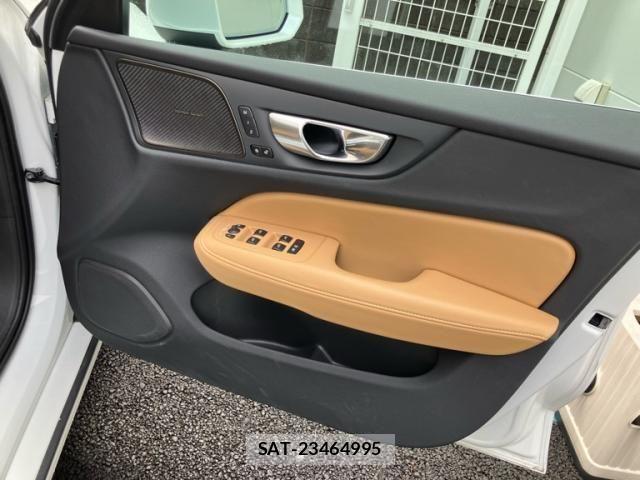 Volvo V60 2024-06 4993245-8