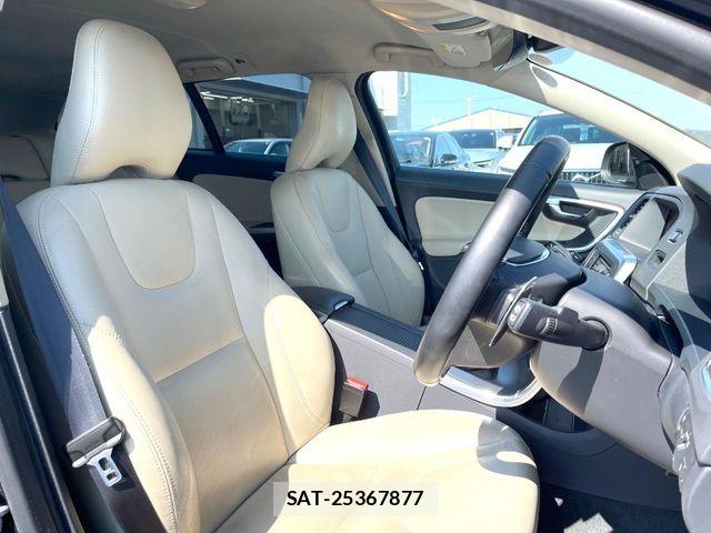 Volvo V60 2018-02 4993298-11