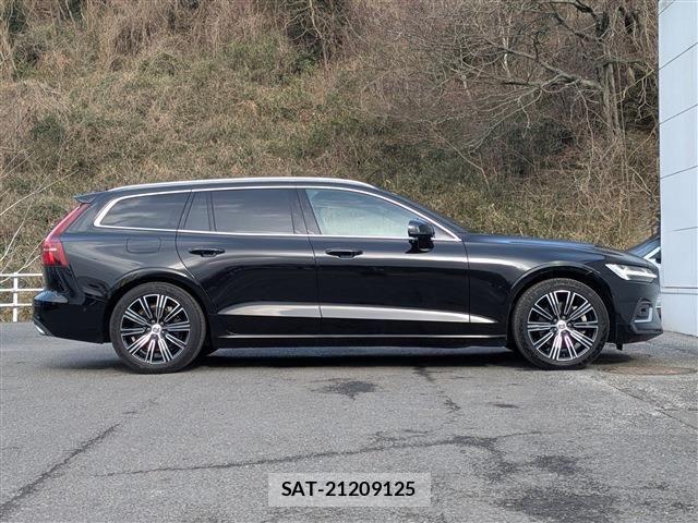 Volvo V60 2019-03 4993269-3