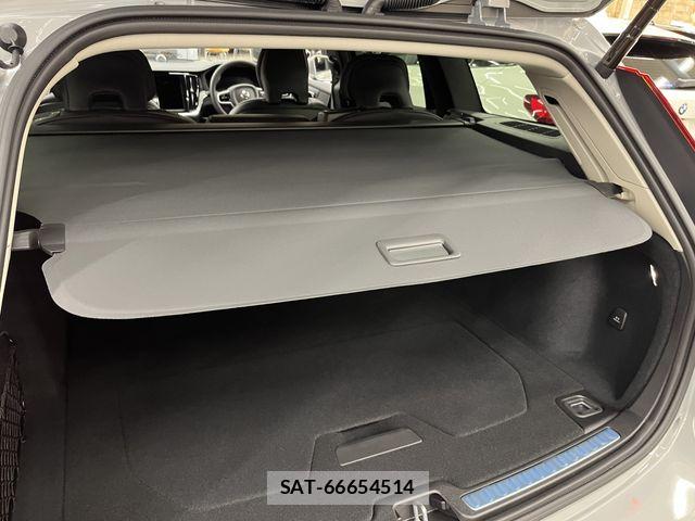 Volvo V60 2025-06 5882173-6