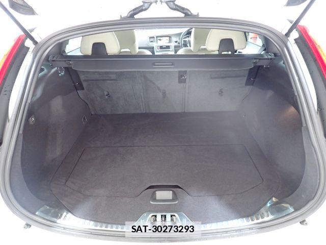 Volvo V60 2017-05 6022488-22