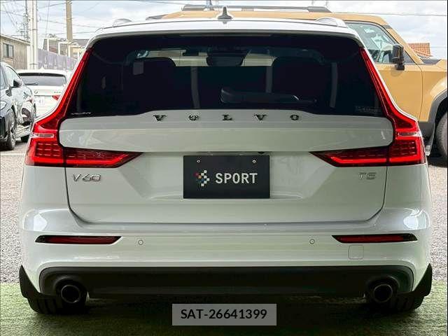 Volvo V60 2019-06 6220944-13