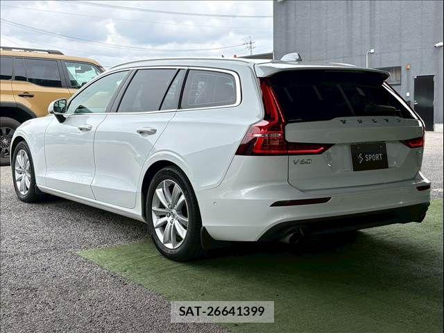 Volvo V60 2019-06 6220944-16