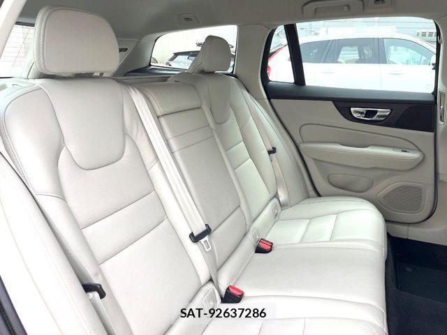 Volvo V60 2019-03 6248270-11