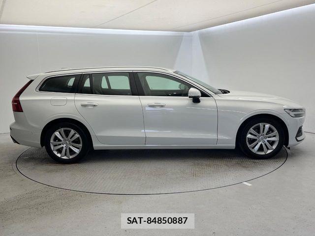 Volvo V60 2021-06 6615515-18