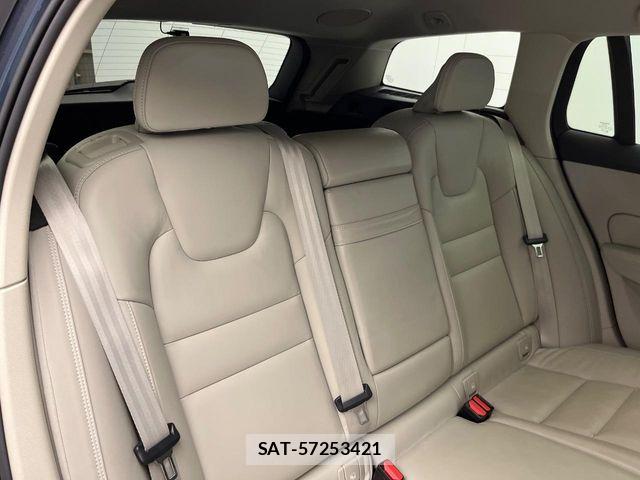 Volvo V60 2021-10 6615516-12