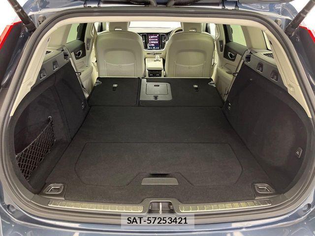 Volvo V60 2021-10 6615516-13