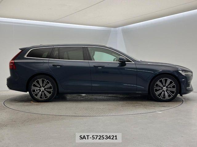 Volvo V60 2021-10 6615516-17