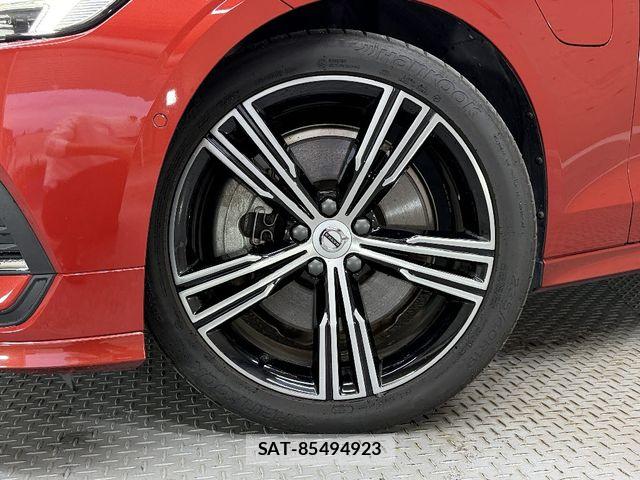 Volvo V60 2019-06 6615514-16