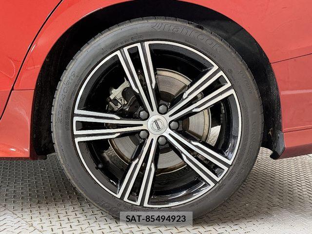 Volvo V60 2019-06 6615514-17