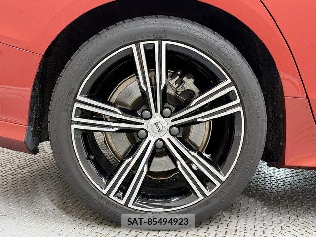 Volvo V60 2019-06 6615514-18