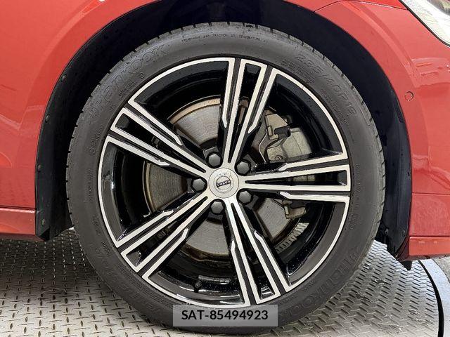 Volvo V60 2019-06 6615514-19
