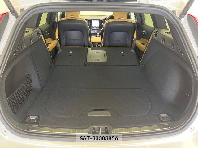 Volvo V60 2025-09 6615512-13