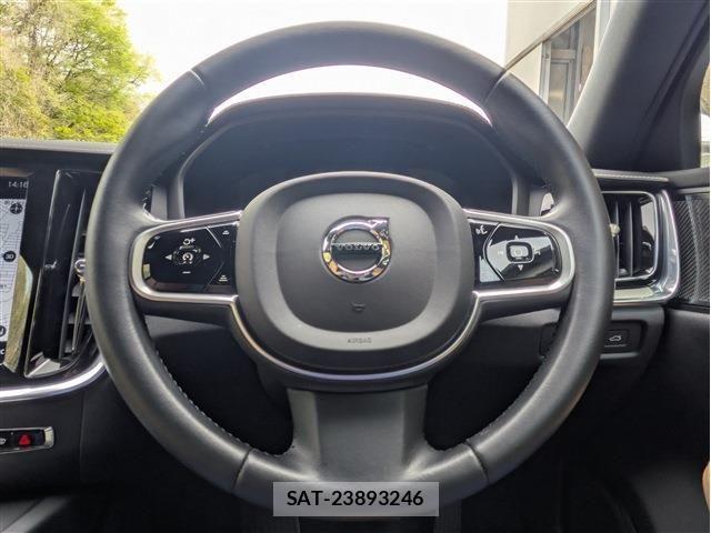 Volvo V60 2019-03 6678651-11