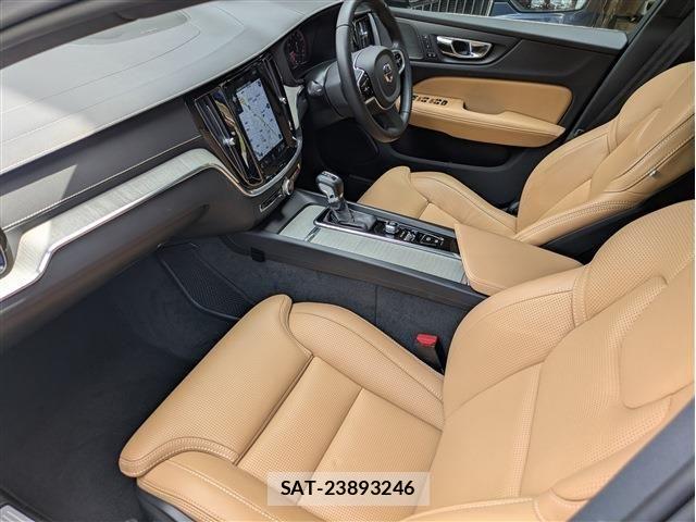 Volvo V60 2019-03 6678651-15