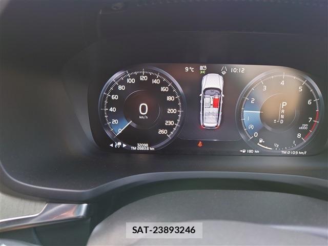 Volvo V60 2019-03 6678651-21