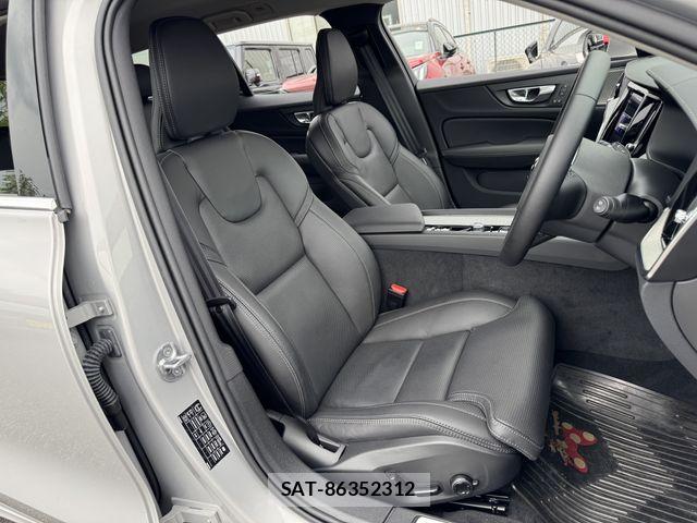 Volvo V60 2025-01 6678649-14