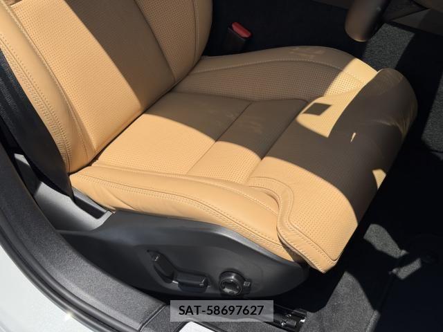Volvo V60 2025-10 6717679-11