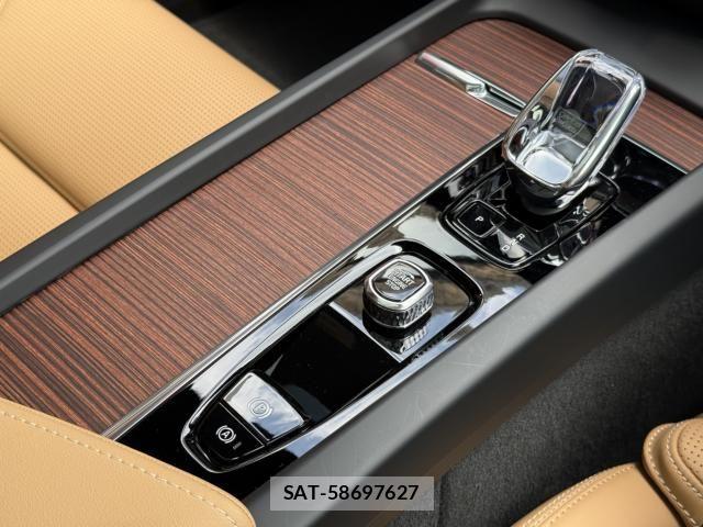 Volvo V60 2025-10 6717679-17