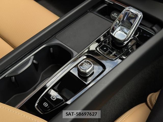 Volvo V60 2025-10 6717679-18