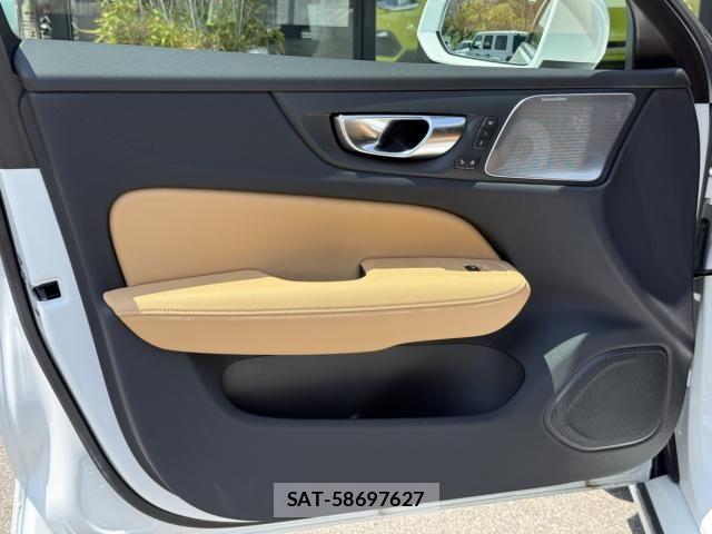 Volvo V60 2025-10 6717679-26