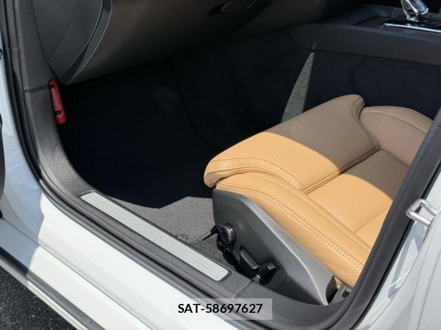 Volvo V60 2025-10 6717679-27