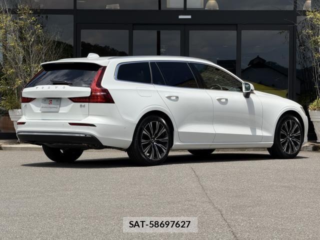 Volvo V60 2025-10 6717679-2