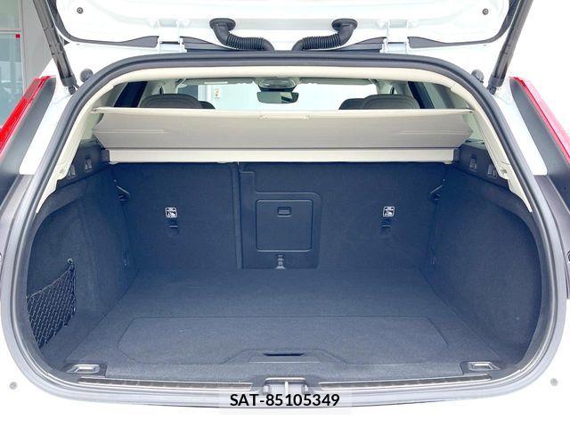 Volvo V60 2025-11 6817859-13